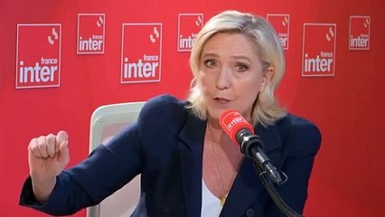 Video herunterladen: Marine Le Pen soupçonne Emmanuel Macron de préparer 