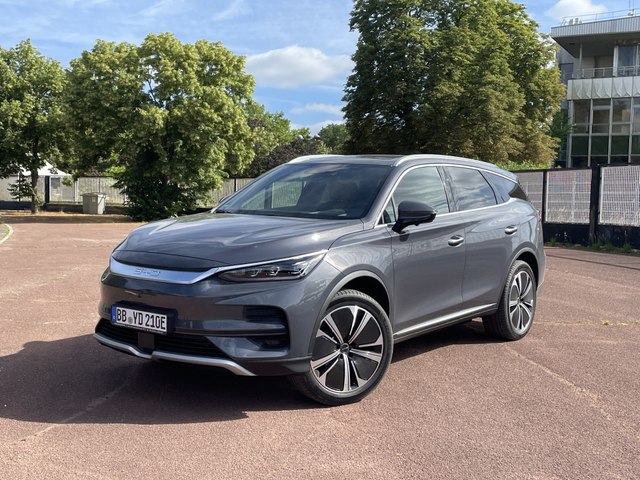 Le BYD Tang fait de l'oeil aux familles huppées