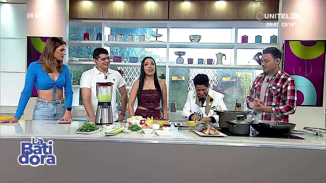 Los presentadores de La Batidora se unen al trend Miauw Miauw Miauw, así fue el divertido momento 