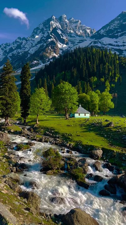 I love Kashmir beautiful view.........