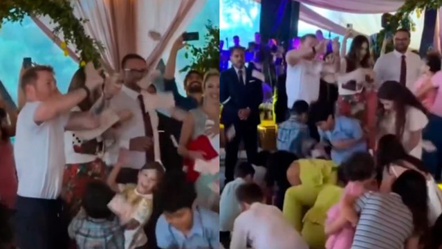 Canelo Álvarez se luce en bautizo y lanza billetes al aire como bolo para los niños