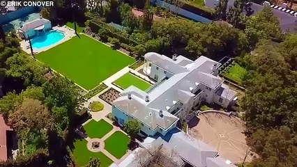 The Trillionaire Life of Jeff Bezos