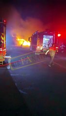 Şanlıurfa’da iki akaryakıt tankeri yandı, otoyol kapandı