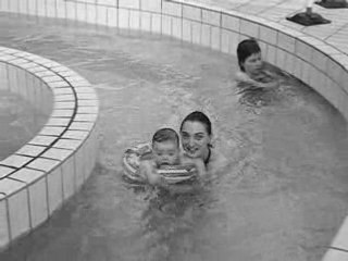 on s'éclate dans le tourbillon de la piscine