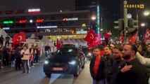 Berlin'de Türk vatandaşlardan galibiyet kutlaması