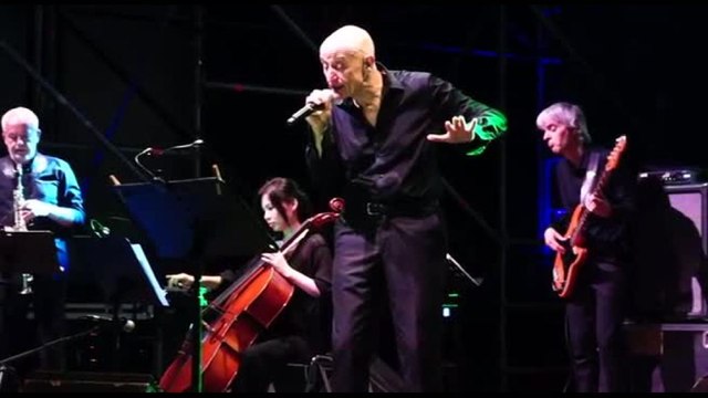 Peppe Servillo: Canto Dalla e Roversi tra Prog e impegno politico