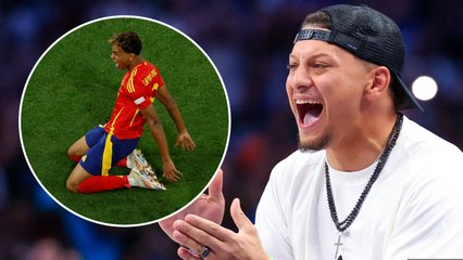 Yamal and Williams on TikTok celebrations and rock, paper, scissors competition