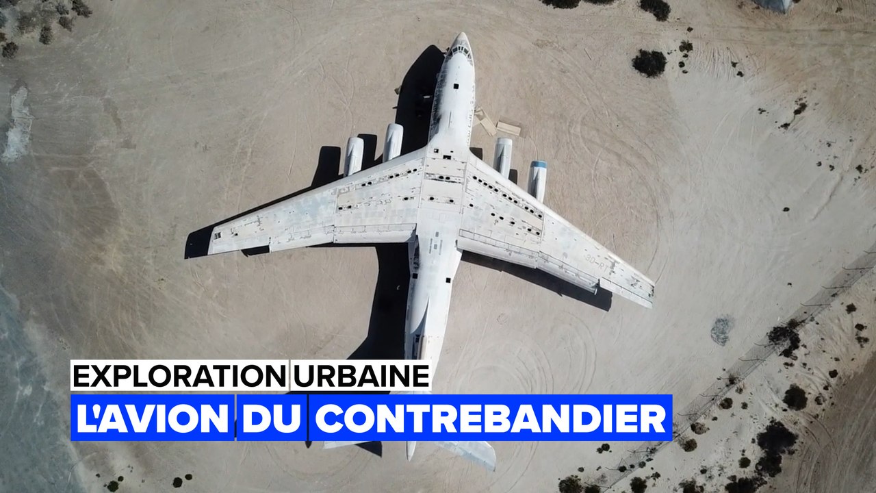 L'avion de trafiquants d'armes du desert