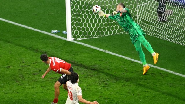 Mert Günok: Ayaklarımızın yere sağlam basması gerekiyor