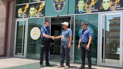 Dolandırılmaktan son anda polisler sayesinde kurtuldu