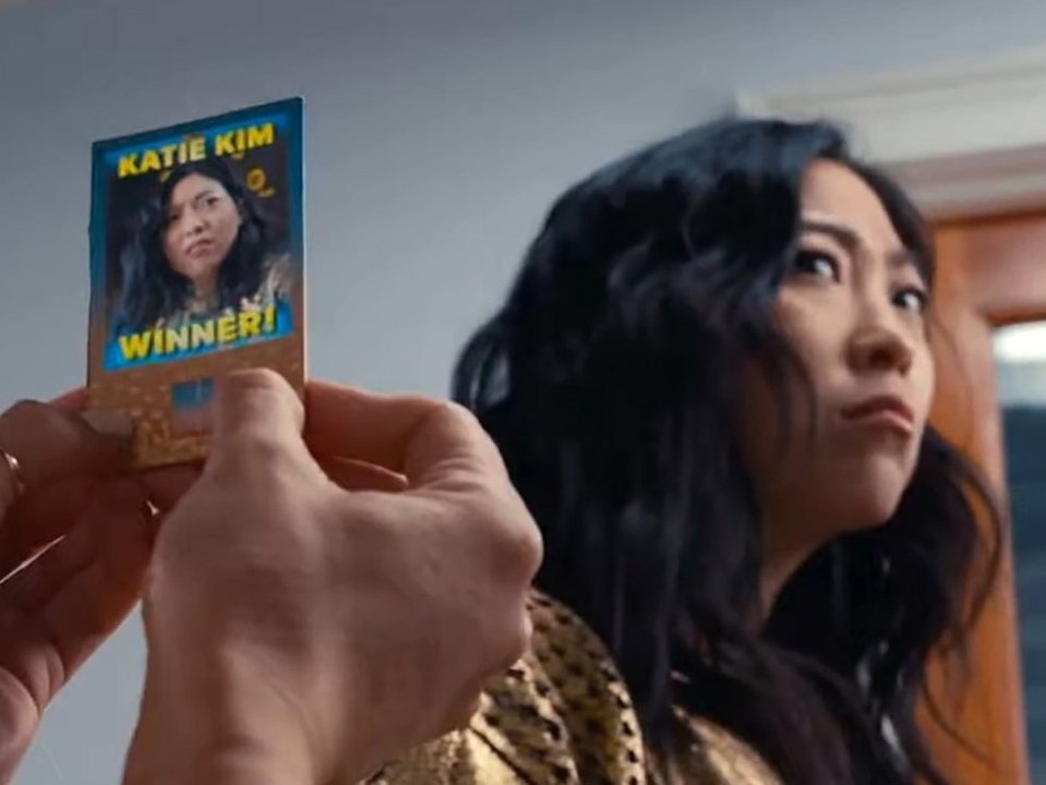 "ein jackpot zum sterben": trailer zur irren komödie mit awkwafina