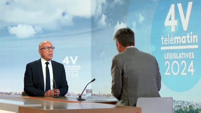 Incident sur France 2 quand Eric Ciotti accuse Thomas Sotto d'être un militant plutôt qu'un journaliste: Vous êtes le porte-parole d'un camp ! Vous discréditez le service public en vous engageant ainsi - VIDEO