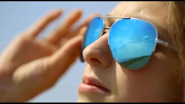 Sole e mare, consigli di SOI per la salute degli occhi in vacanza