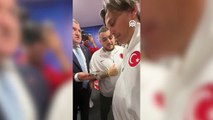 Cumhurbaşkanı Erdoğan'dan A Milli Futbol Takımı'na tebrik telefonu