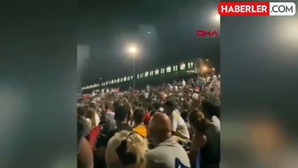 Marmaray treni maç izleyen taraftarlara eşlik etti