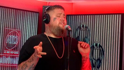 LIVE - Rag'n'Bone Man interprète "What Do You Believe In?" dans #LeDriveRTL2 (04/07/24)