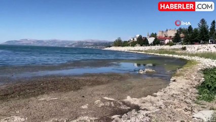 Eğirdir Gölü'nde Sular Çekildi, Koku Tehdidi Başladı