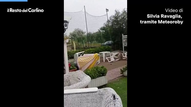 Tromba d'aria a Punta Marina: il video dei danni al bagno Federico