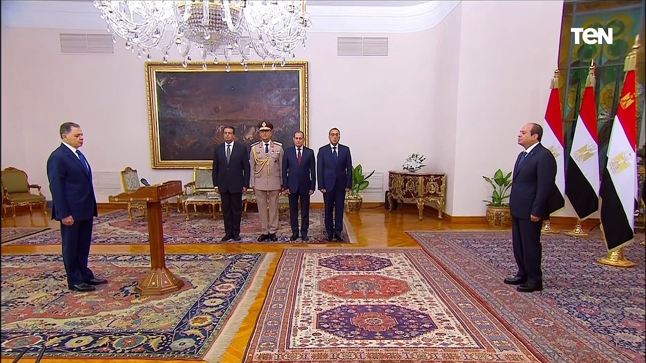 الحكومة الجديدة تؤدي اليمين الدستورية أمام الرئيس السيسي