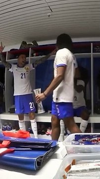 L'énorme hommage à Jules Koundé dans le vestiaire de l'équipe de france après leur victoire face à la Belgique