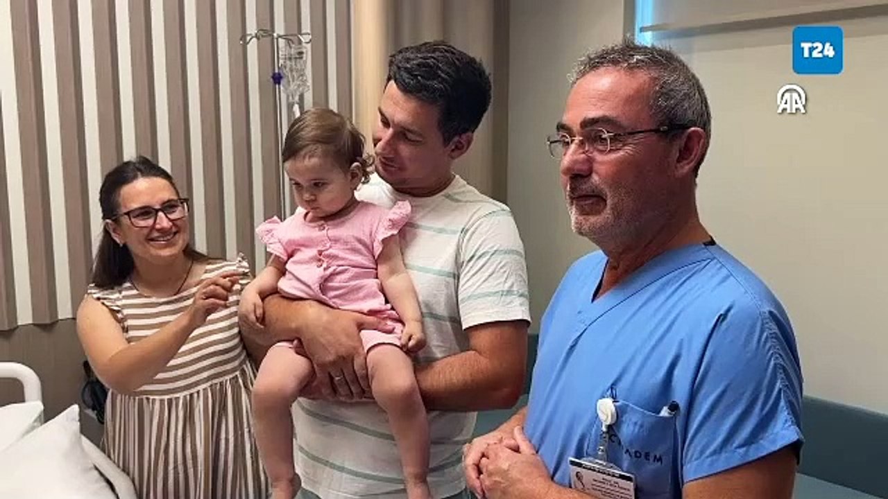 14 aylık bebek anne ve babasının sesini ilk kez duydu