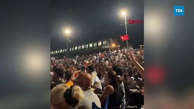 Marmaray milli maçı izlemek için durdu