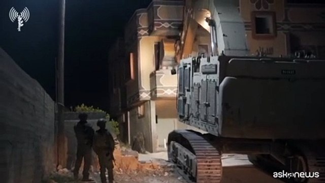 Cisgiordania, l'esercito israeliano demolisce abitazione palestinese