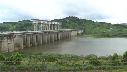 통일장관, 군남댐 찾아 "북, 황강댐 방류 시 통보해야" / YTN