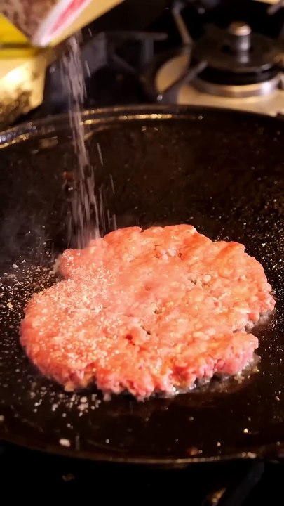 Next level cheese  Burger #burger #cheeseburger #foodrecipe