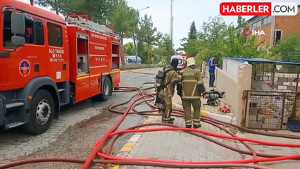 Uşak'ta tekstil fabrikasında çıkan yangın söndürüldü