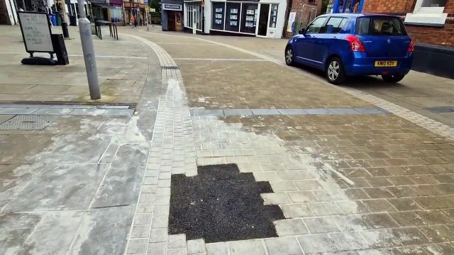 Kettering town centre pavement work criticised