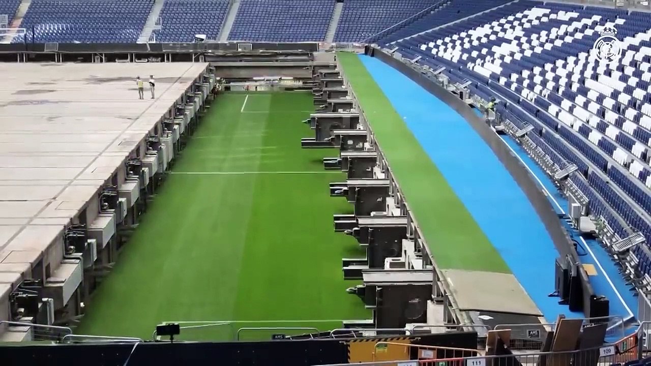 The INSANE New Retractable Pitch at the Santiago Bernabéu