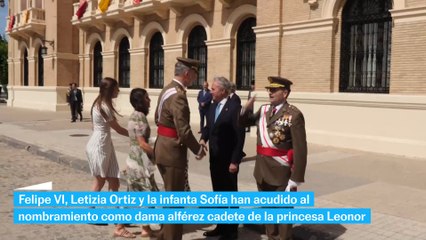 La princesa Leonor recibe la Gran Cruz del Mérito Militar de manos del Rey