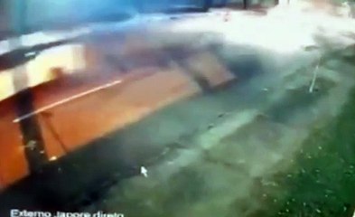 Conductor reaccionó atropellando a delincuentes que querían robarle su vehículo 