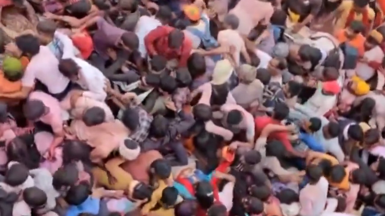 Inde : un rassemblement religieux vire au drame, 121 personnes mortes écrasées