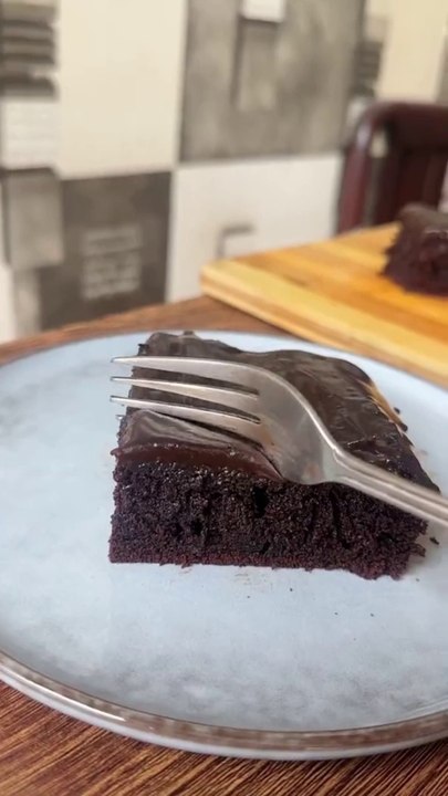 Chocolate cake recipe with low budget only 10,min can make you this cake