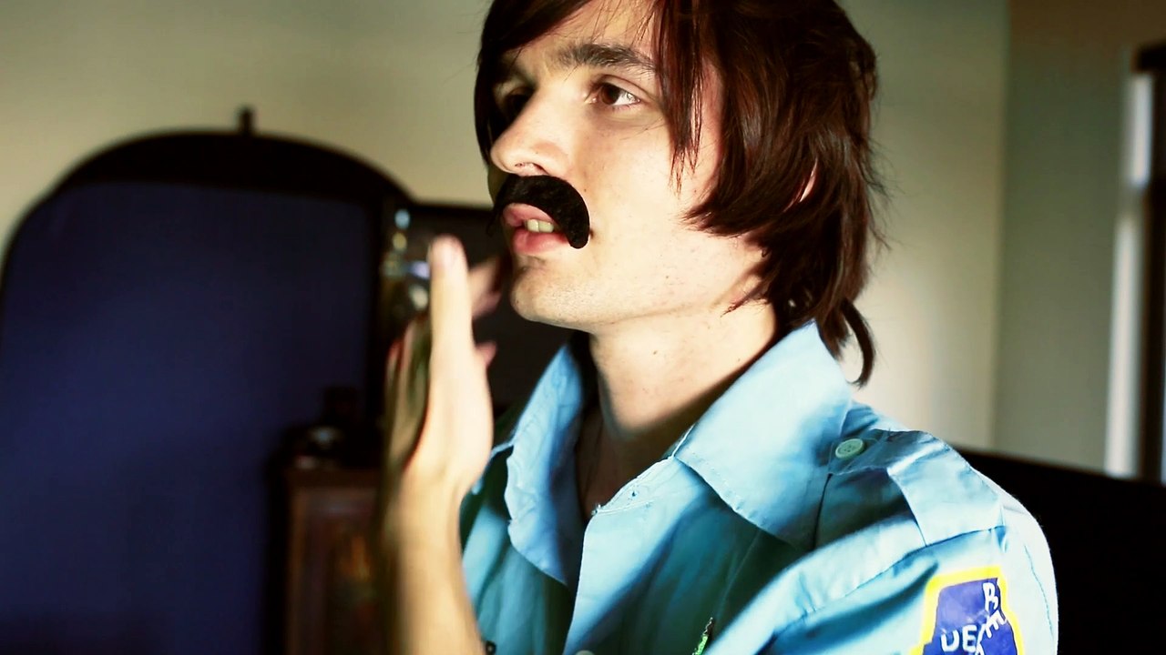 Cyr Gets A Ketchup Blood Facial