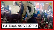 Família assiste a jogo da Copa América durante velório