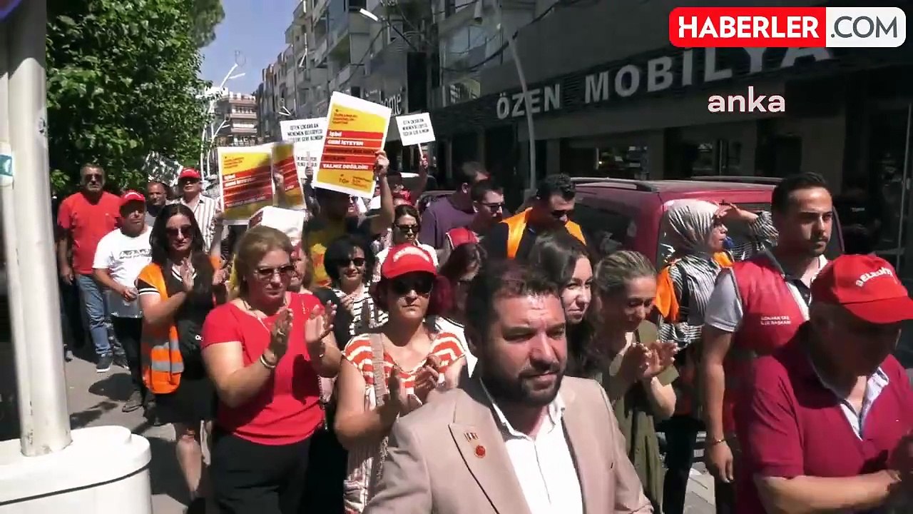 Menemen Belediye Emekçileri İşten Çıkarılmalarını Protesto Ediyor