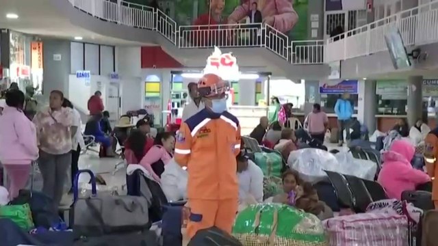 Cientos de viajeros están varados en terminal de Ipiales por bloqueo de camioneros
