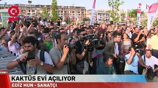 Yeşilçam Efsanesi Ediz Hun İmamoğlu'nu Öve Öve Bitiremedi