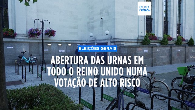 Eleições gerais no Reino Unido: Abertura das urnas em todo o país numa votação de alto risco