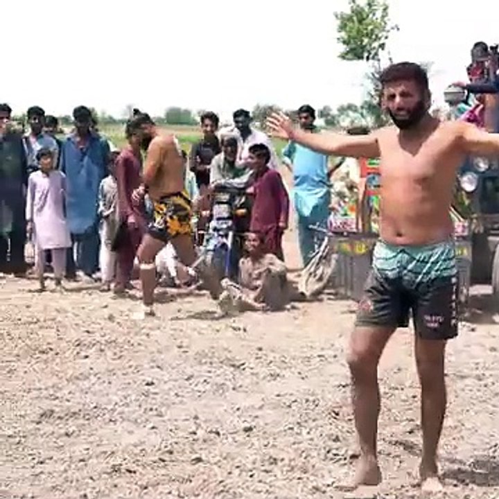 FB_VID_جاوید جٹو بمقابلہw بلا ہنی سنگھ اور بمسی یہ