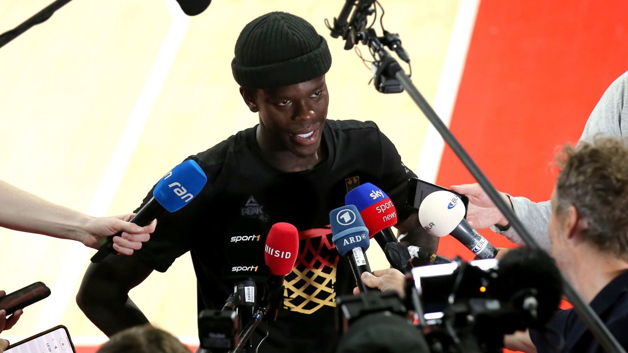 '... dann werden sie Europameister': DBB-Stars geben ihre Fußball-Tipps ab