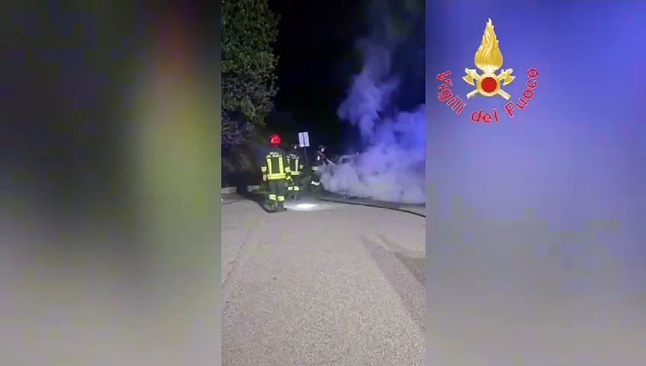 incendio auto cotronei
