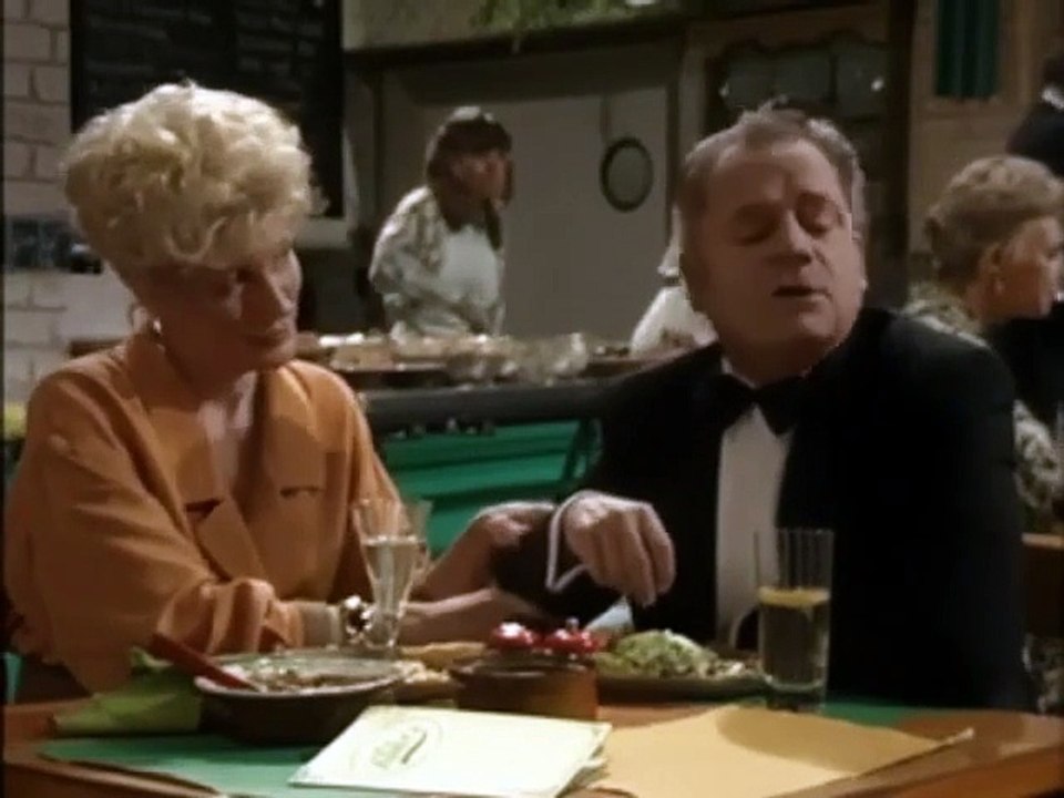 A Bit Of A Do S02E03 The Grand Opening Of Sillitoe's