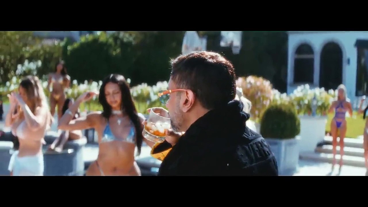 YES_SIR_-_YO_YO_HONEY_SINGH___JACQUELINE_FERNANDES___MUSIC_VIDEO___PROD._BEAT_UNLOCK(720p)