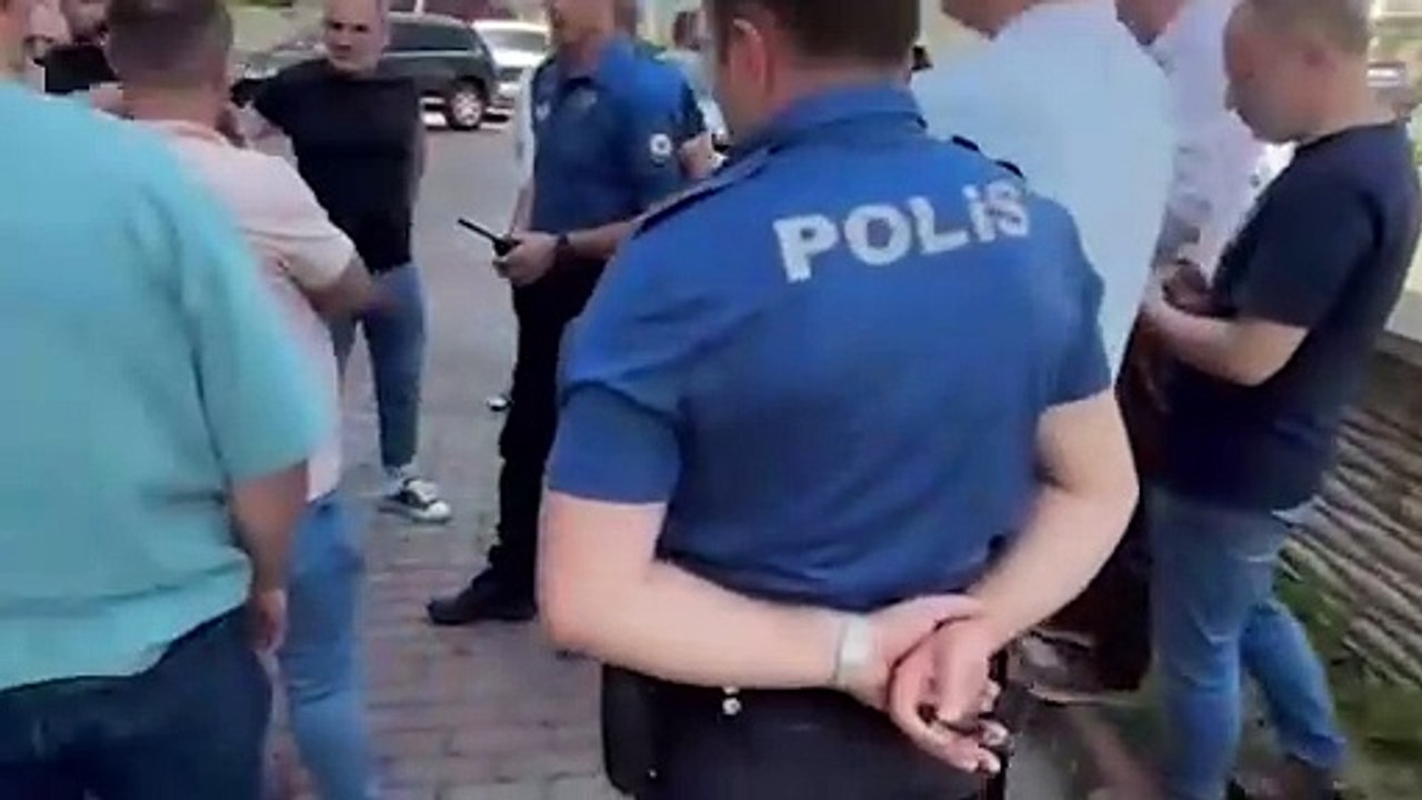 Trabzon'da Apart Mühürlemek İsteyen Polislerle İşletme Sahibi Arasında Tartışma!