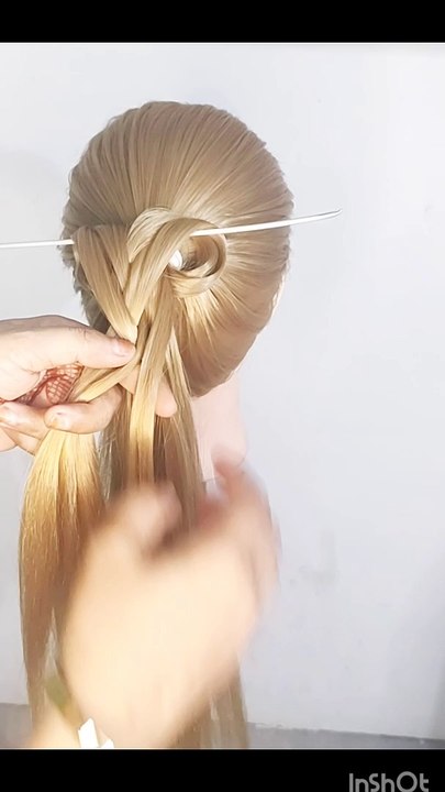 Ponytail Hairstyle for Girls