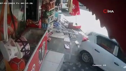 Sürücüsüz araç markete böyle girdi